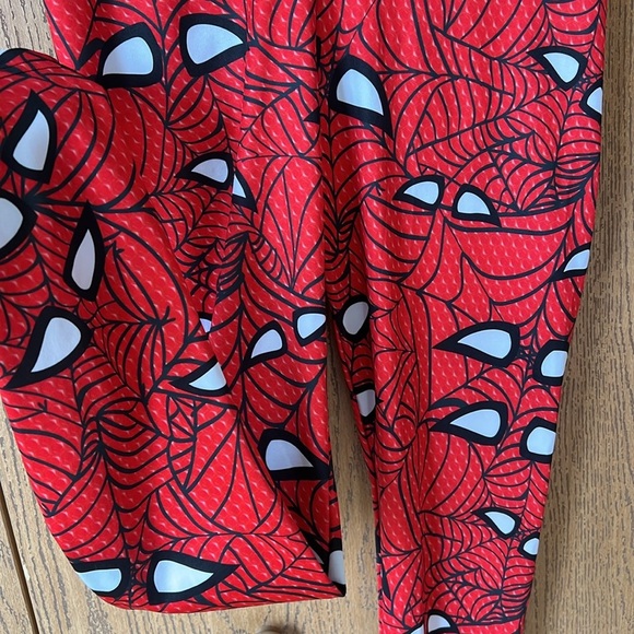 Spiderman Black and Red Leggings Size Small - Picture 4 of 7